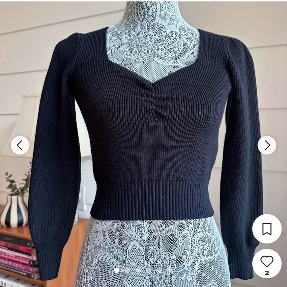 ASTR The Label black cropped sweater with a sweetheart neckline